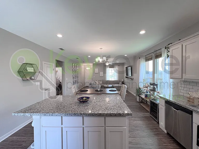 5716 River Rd — Photo 11