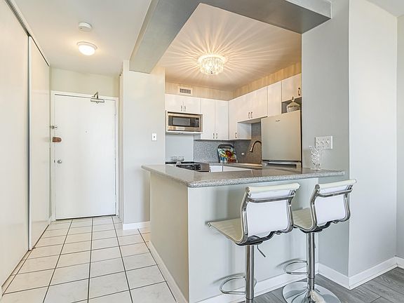 4th image of 1460 Sandburg Ter APT 1106A