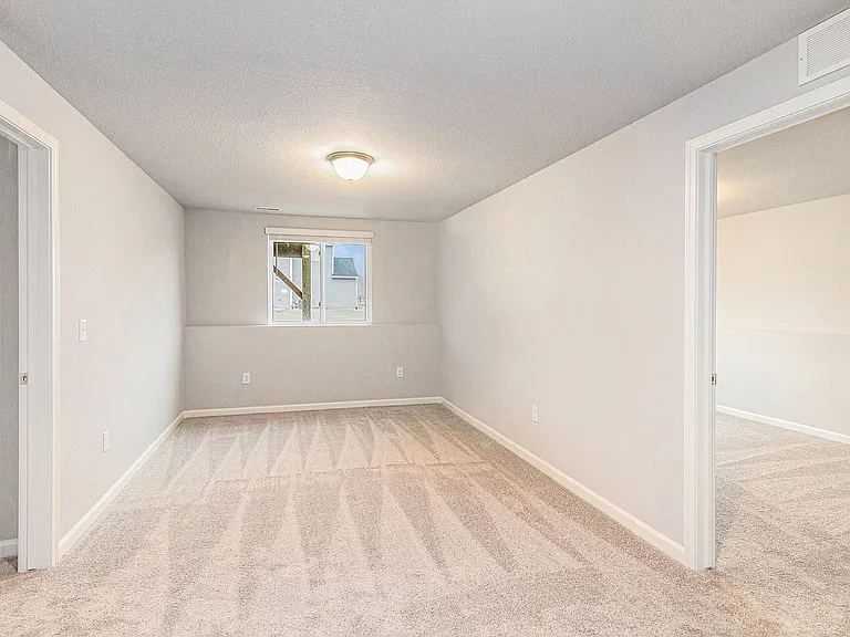 7669 Courtyard Pl — Photo 14