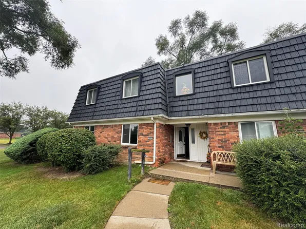 1890 Colonial Village Way APT 1, Waterford, MI 48328