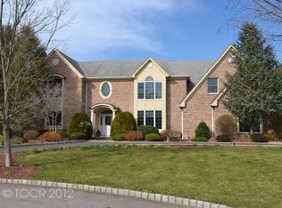 10 Terhune Ct, Upper Saddle River, NJ 07458
