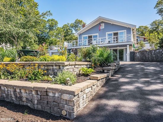 14 Shorewood Ct, Mashpee, MA 02649