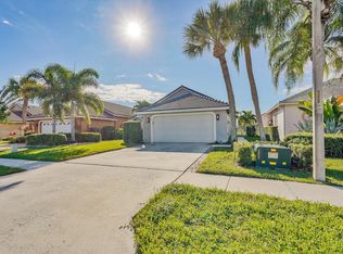 2622 Country Golf Dr, Wellington, FL 33414