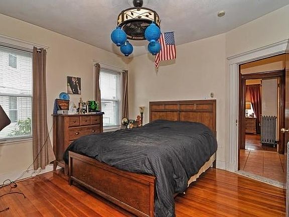 4th image of 28 Quincy St #1