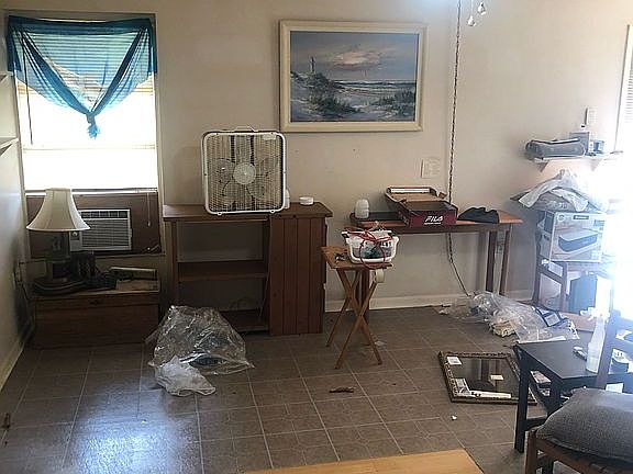 3rd image of 6254 Freemont St