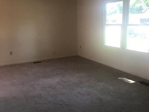 3rd image of 117 Franklin Ave