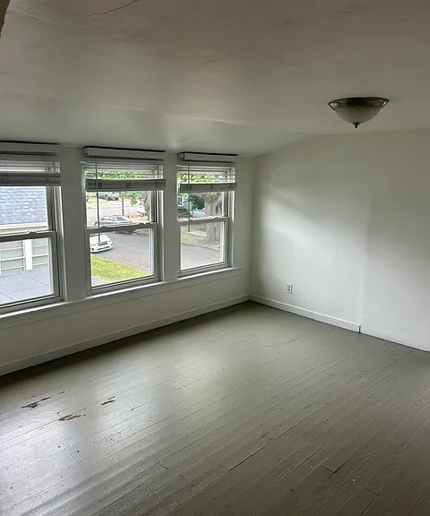 511 NE Lawrence Ave — Photo 17
