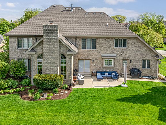 3rd image of 1376 Chapman Dr