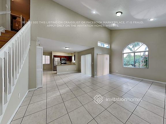 5th image of 1089 SE 6th Ave