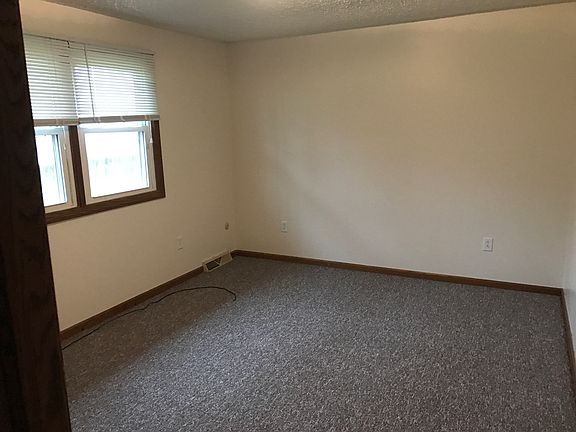5th image of 1085 Baier Ave