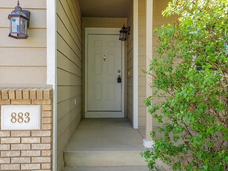 883 Emerald Dr — Photo 25