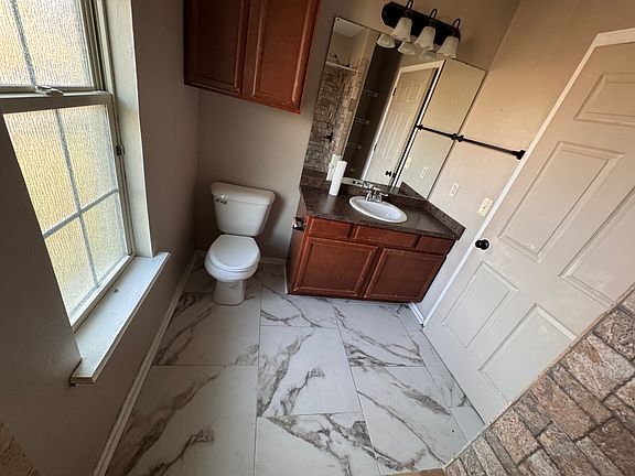 5th image of 14608 Broadway Cir