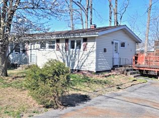 5 Marshall Dr E, New Windsor, NY 12553