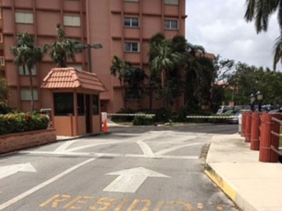 2nd image of 900 River Reach Dr APT 210