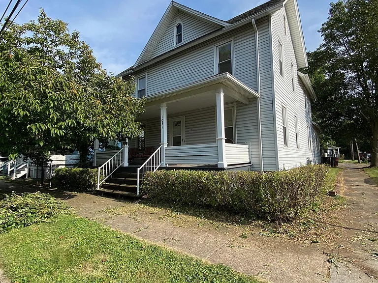 1031 Memorial Ave — Photo 22