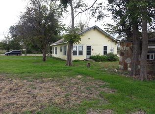 807 E Pecan St, Lampasas, TX 76853