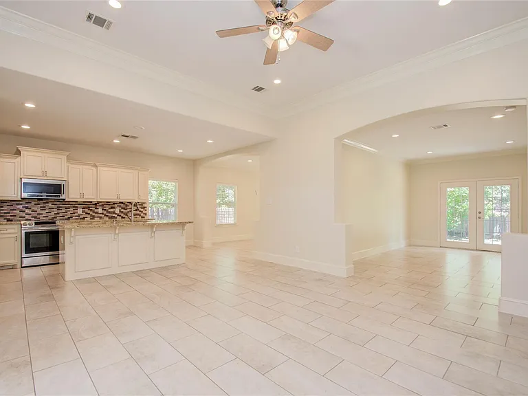 10572 Twin Oak Dr — Photo 4