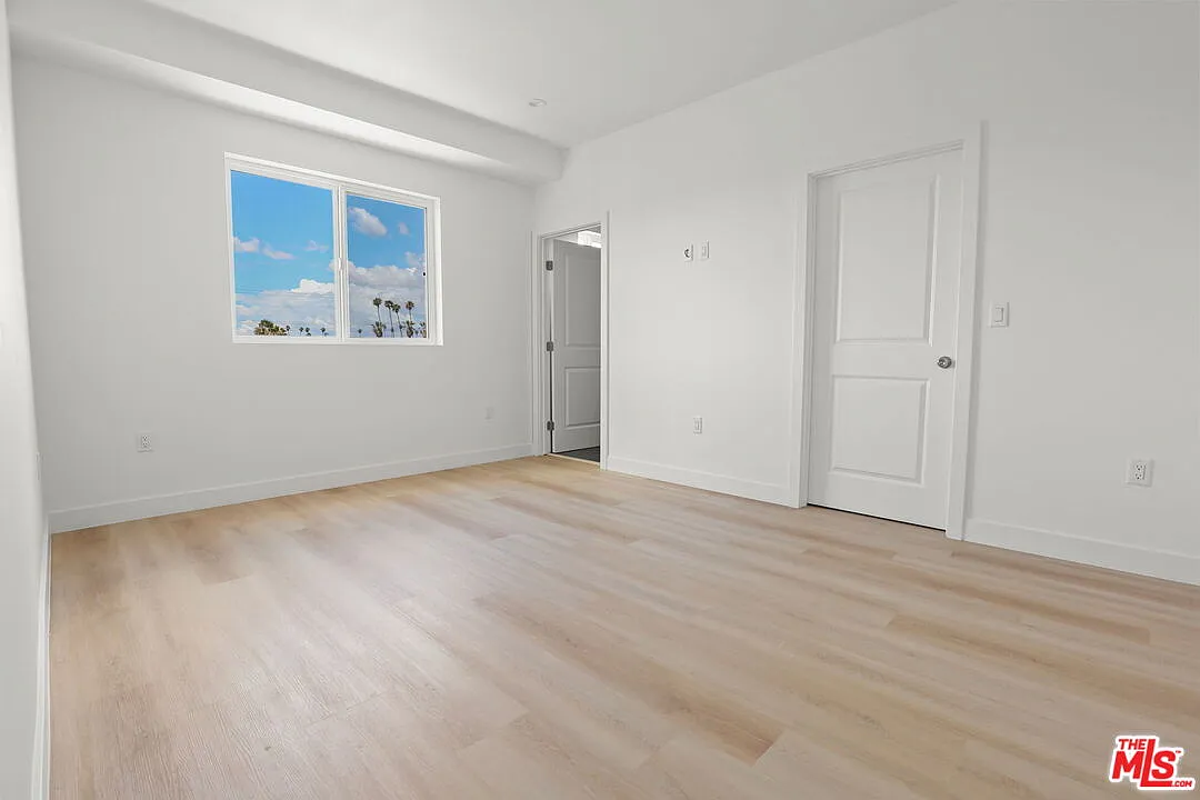 1 bed, 1.0 bath, 600 sqft, $1,833 — Photo 3