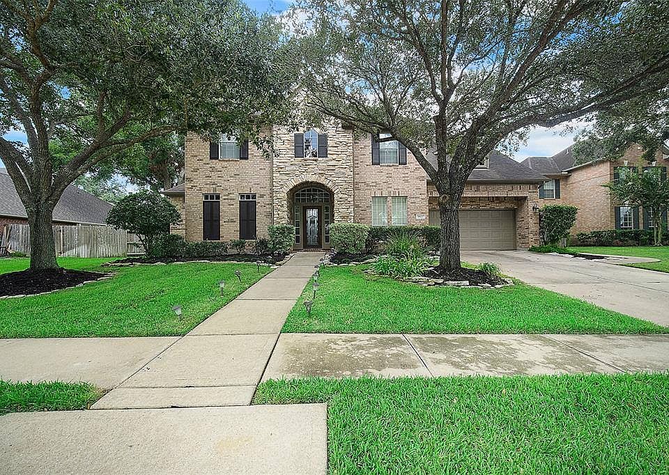 1st image of 9822 Sabine Cir