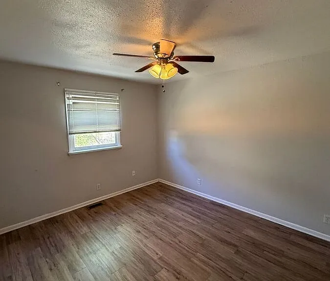 1526 N Lowell Blvd — Photo 6