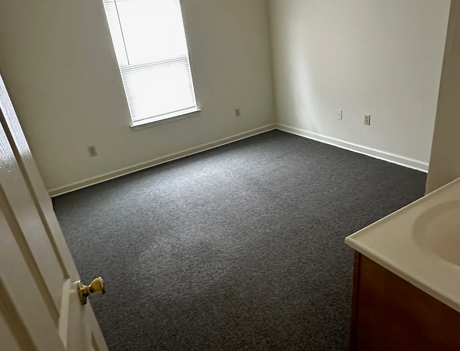4 bed, 1200 sqft, $1,875 — Photo 4