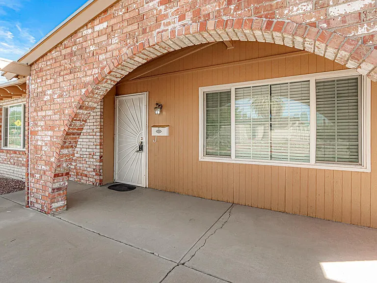 1600 Sumac Dr — Photo 2
