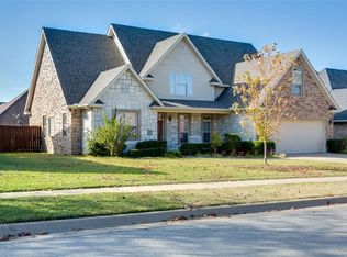 2377 N Water Way Dr, Fayetteville, AR 72704