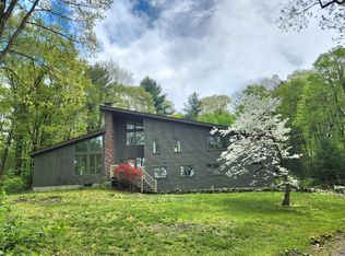 688 Town Hill Rd, New Hartford, CT 06057