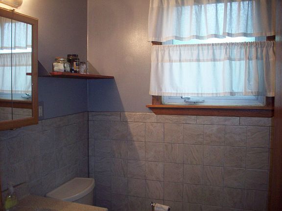 4th image of 2720 Hyde Park Ave