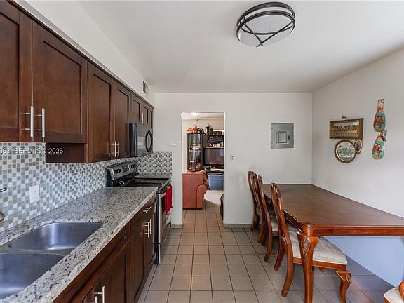 5th image of 9265 SW 38th St