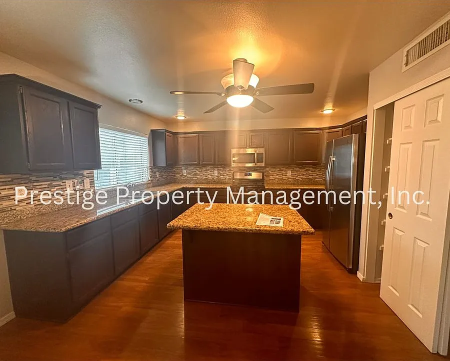 Beautiful 4bd 2ba Home in Oro Valley — Photo 3