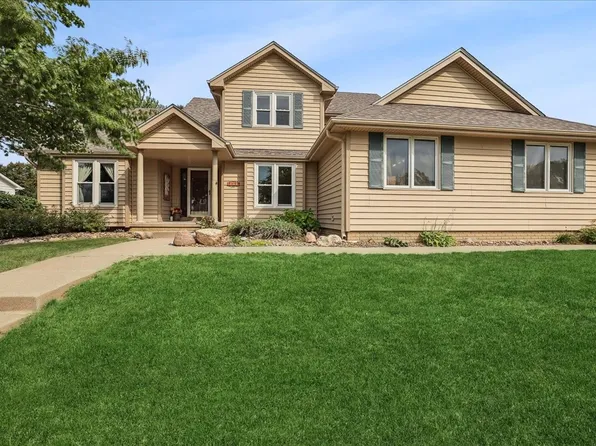 1239 Bentwood Ct, Altoona, IA 50009