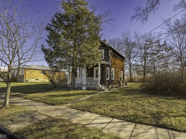 1965 Montgomery St, Rahway City, NJ 07065