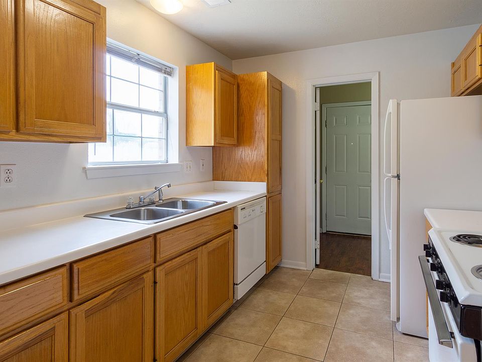 1st image of 2520-22 Ashford Dr W #2522