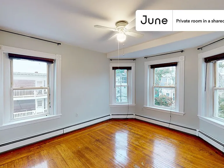 76 Easton St #B — Photo 3