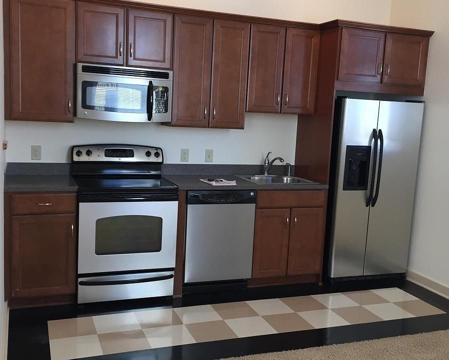 2nd image of 210 S 16th St APT 1024