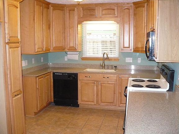 5th image of 1723 Westchester Dr