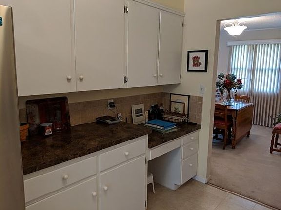 4th image of 7 Leonard Ct