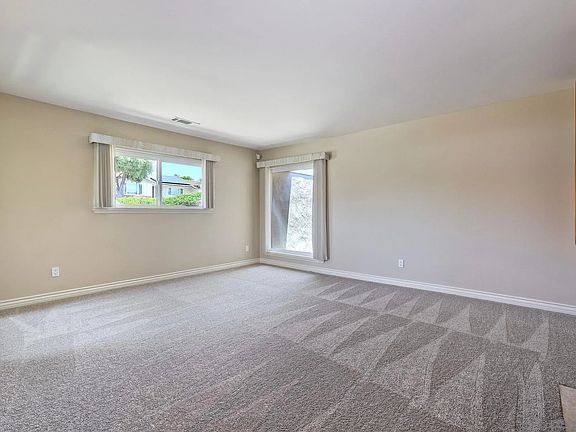 4th image of 17154 Bernardo Oaks Dr
