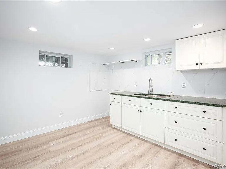 310 Columbus Pkwy — Photo 21