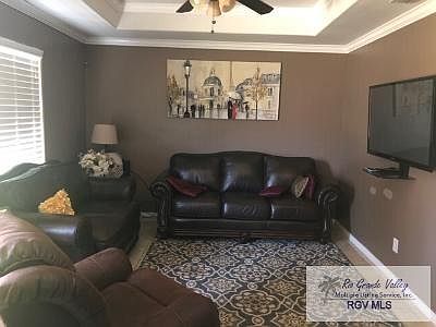 2nd image of 1938 Rosedal Dr