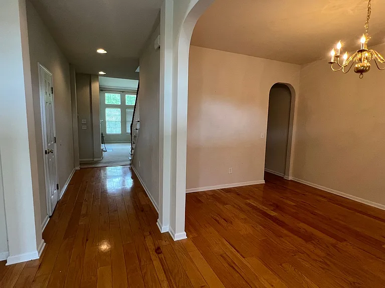 212 Summer Rain Ct — Photo 5
