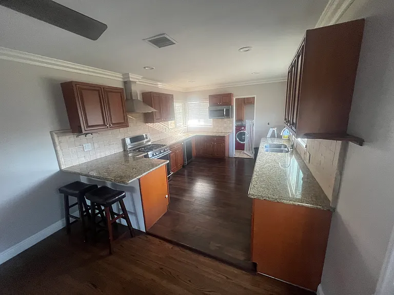 711 S Armel Dr — Photo 5