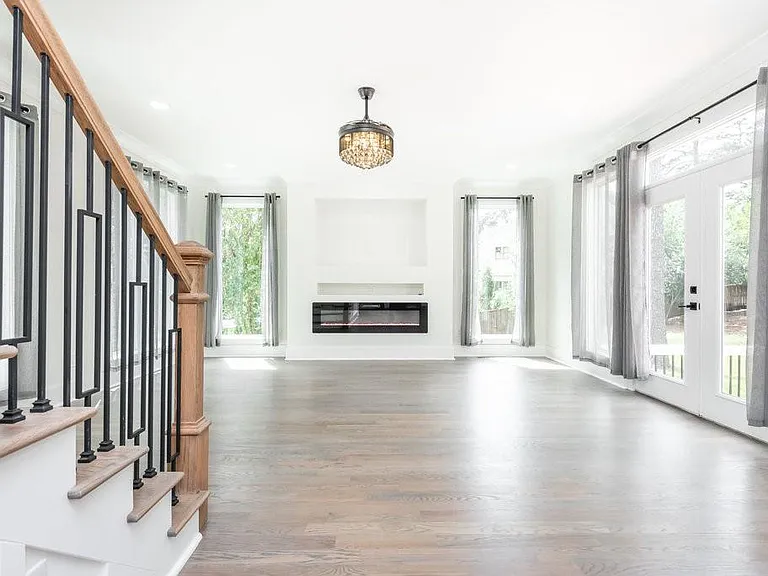 4056 Ashford Dunwoody Rd NE — Photo 41