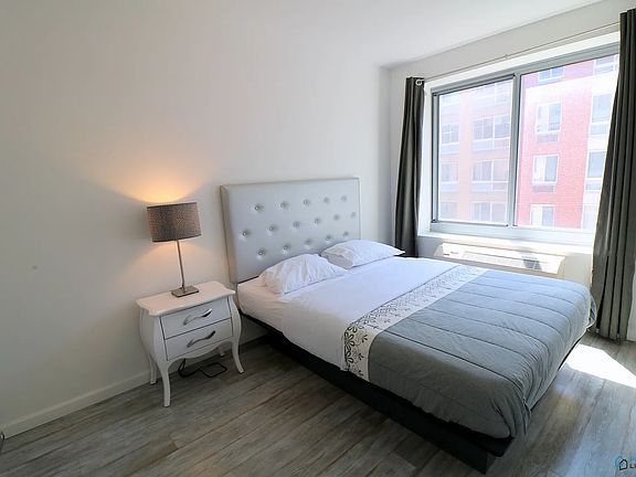 5th image of 521 W 48th St #5A