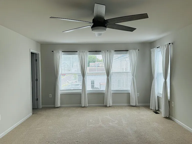454 Coastal Ave — Photo 19