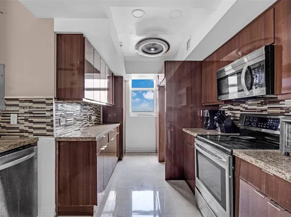 5077 NW 7th St APT 1517, Miami, FL 33126