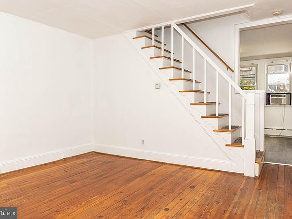 4th image of 2842 Cantrell St