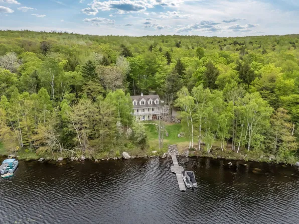 700 Pond Road, Saint Albans, ME 04971