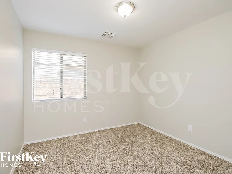 18582 W Vogel Ave — Photo 16